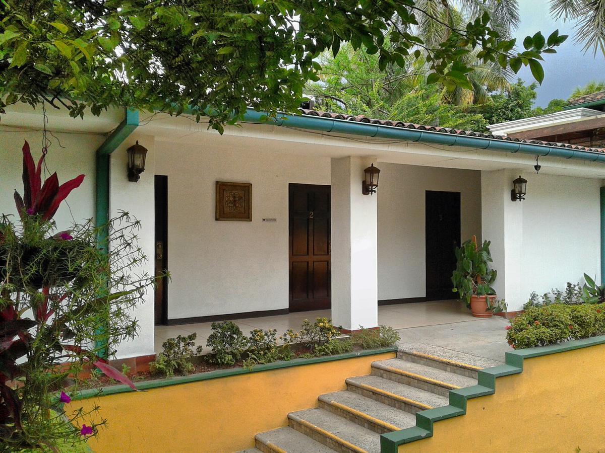 Kal Nawi Hotel San Salvador Exterior photo