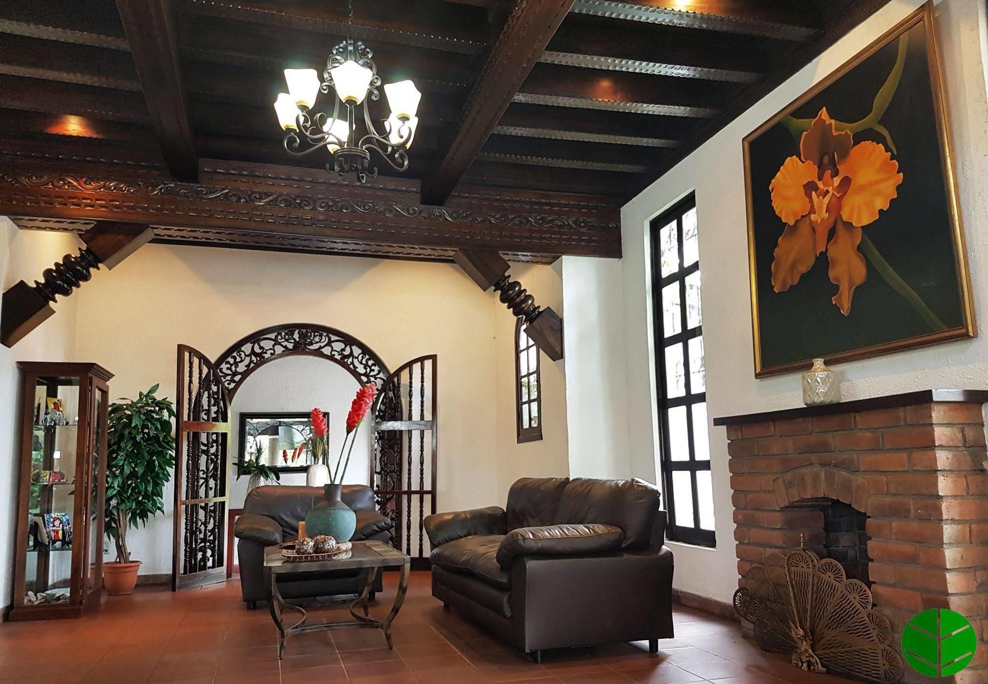Kal Nawi Hotel San Salvador Exterior photo
