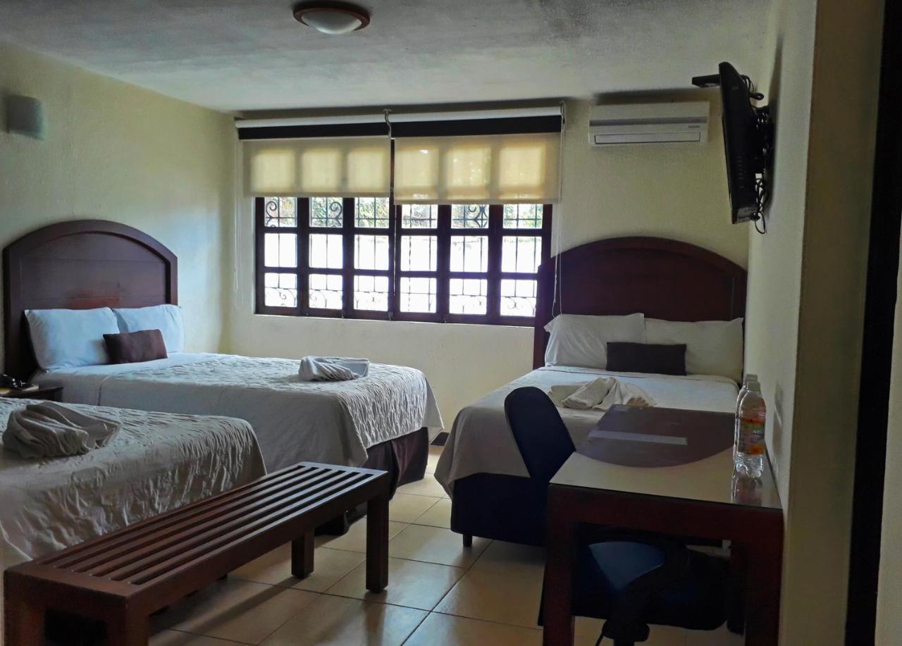 Kal Nawi Hotel San Salvador Exterior photo
