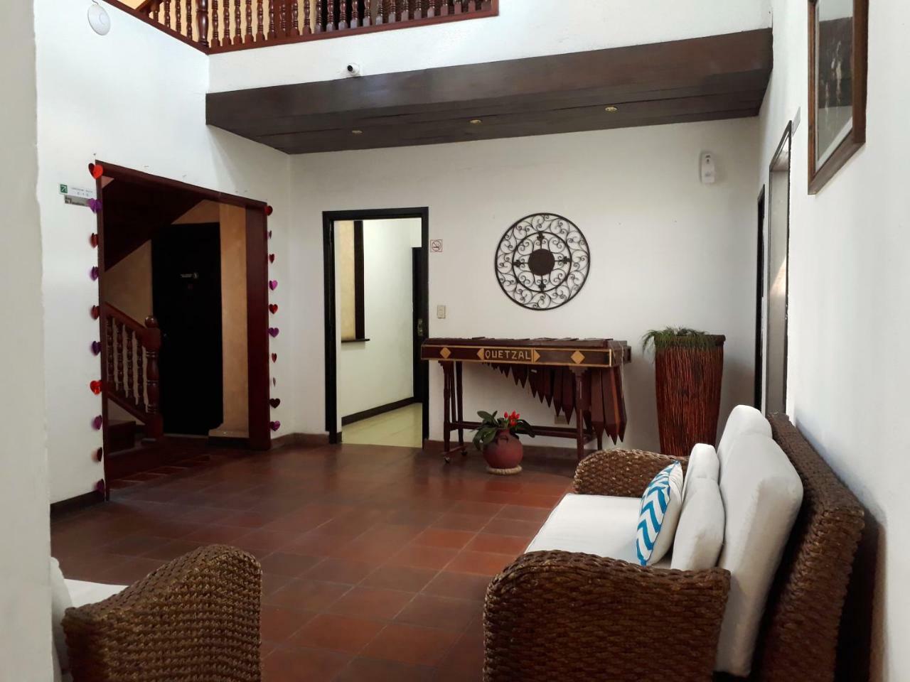Kal Nawi Hotel San Salvador Exterior photo